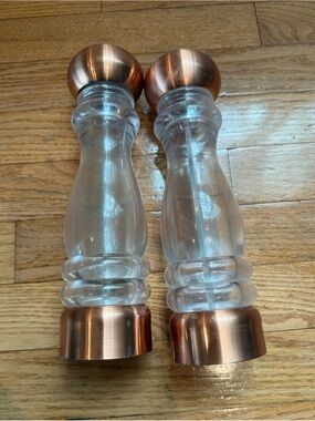 Olde Thompson Clear Acrylic and copper salt and Pepper grinders 10.5” tall